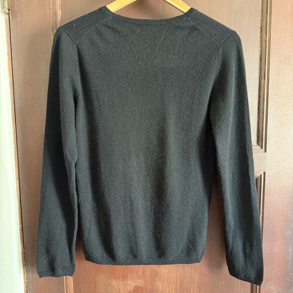CHARTER CLUB | Black 100% Cashmere V Neck Long Sleeve Sweater | Medium - Picture 2 of 4